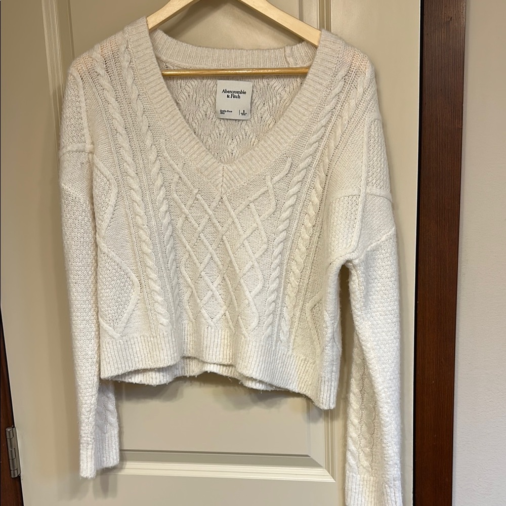 Abercrombie & Fitch Women's Cream Cable Knit Sweater